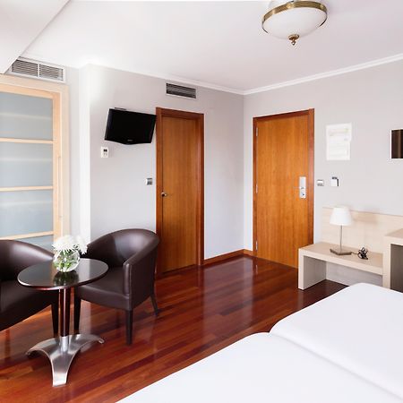 Hotel Valencia Ferrol Exteriör bild