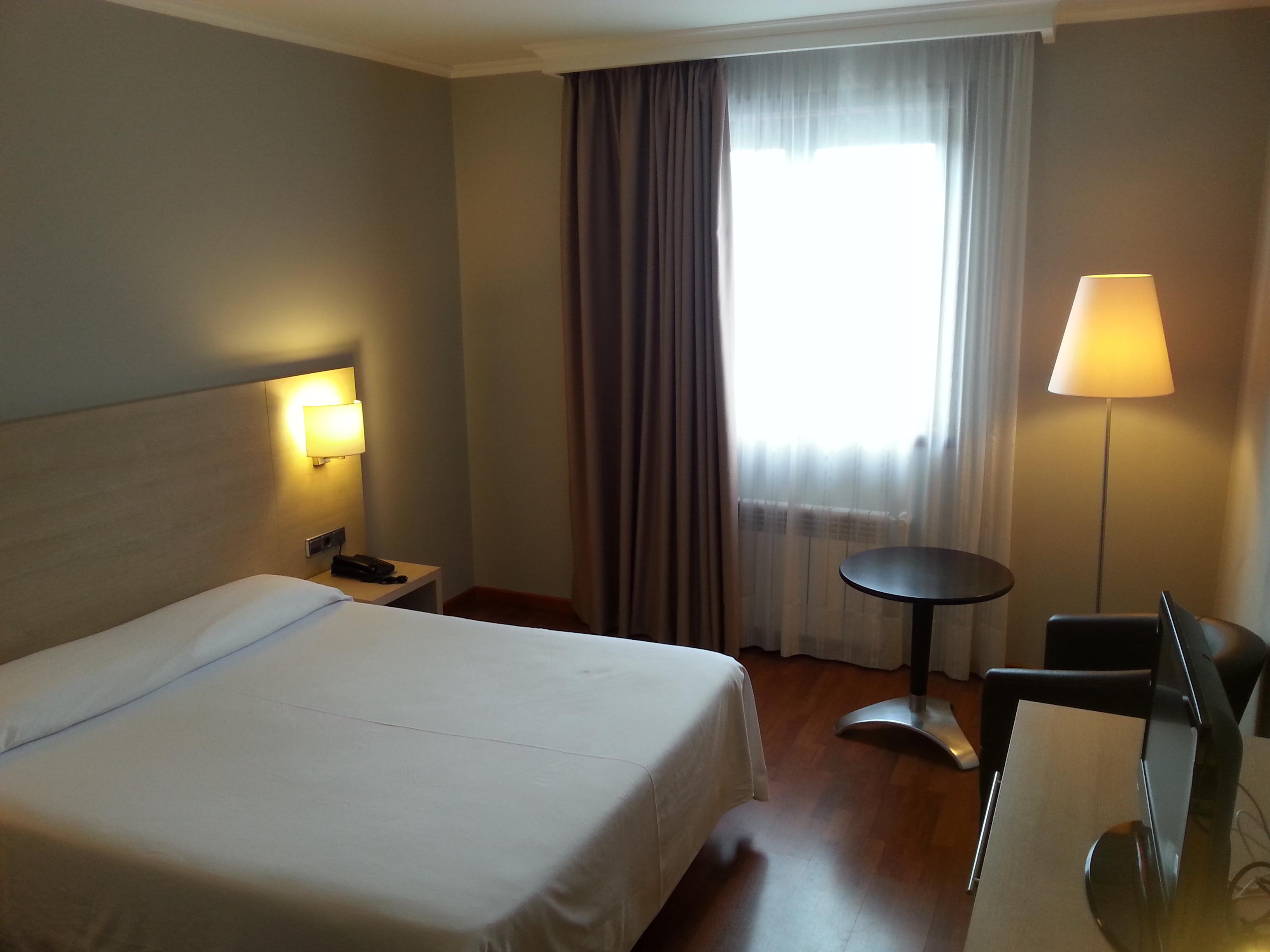 Hotel Valencia Ferrol Exteriör bild