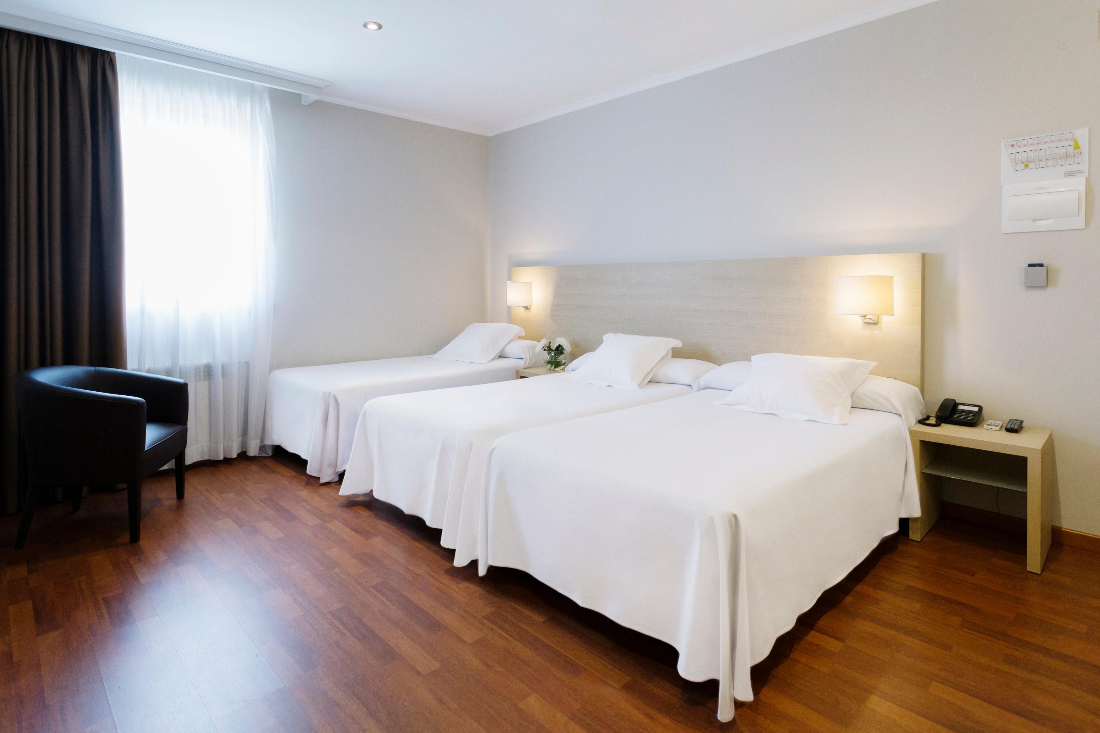 Hotel Valencia Ferrol Exteriör bild