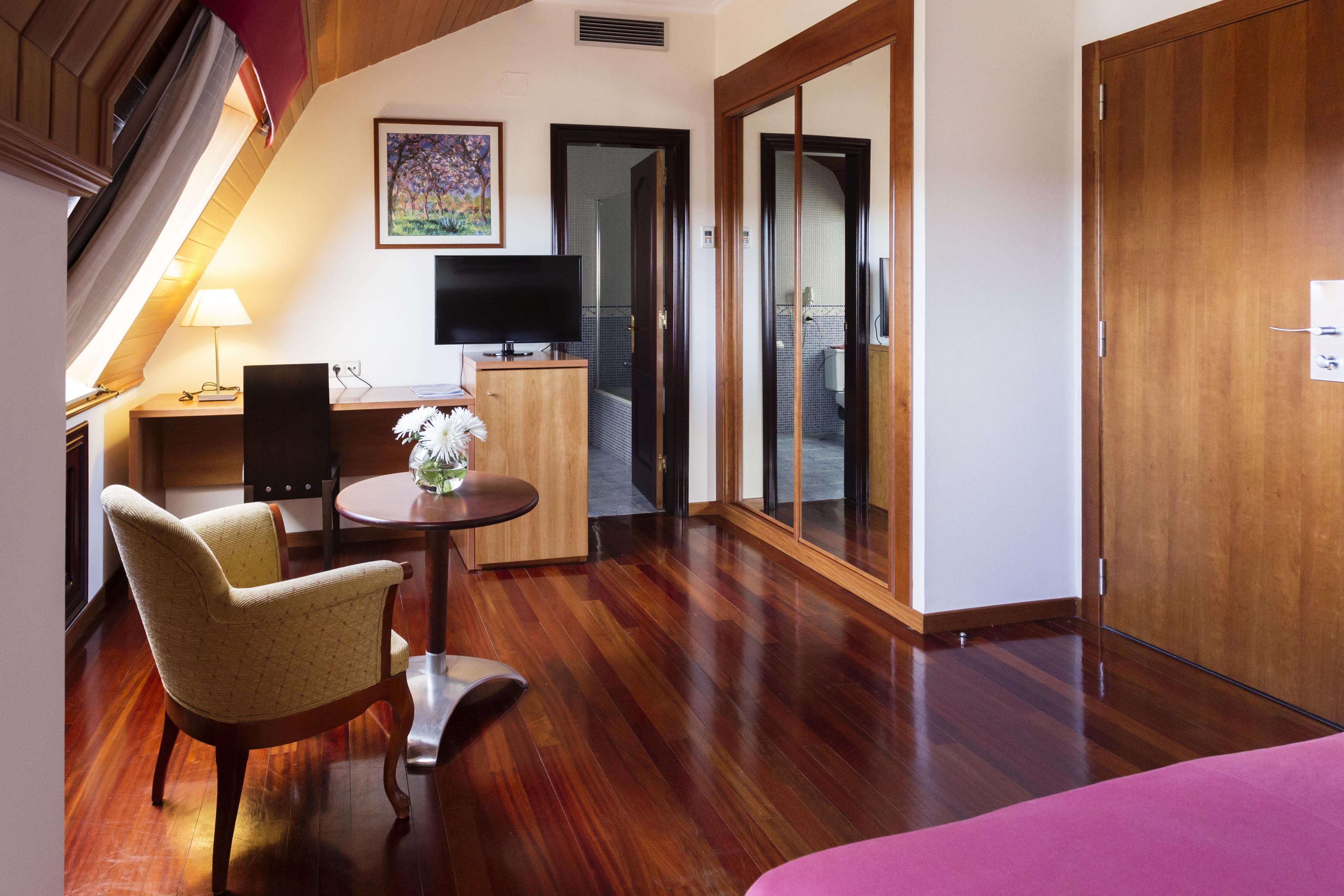 Hotel Valencia Ferrol Exteriör bild