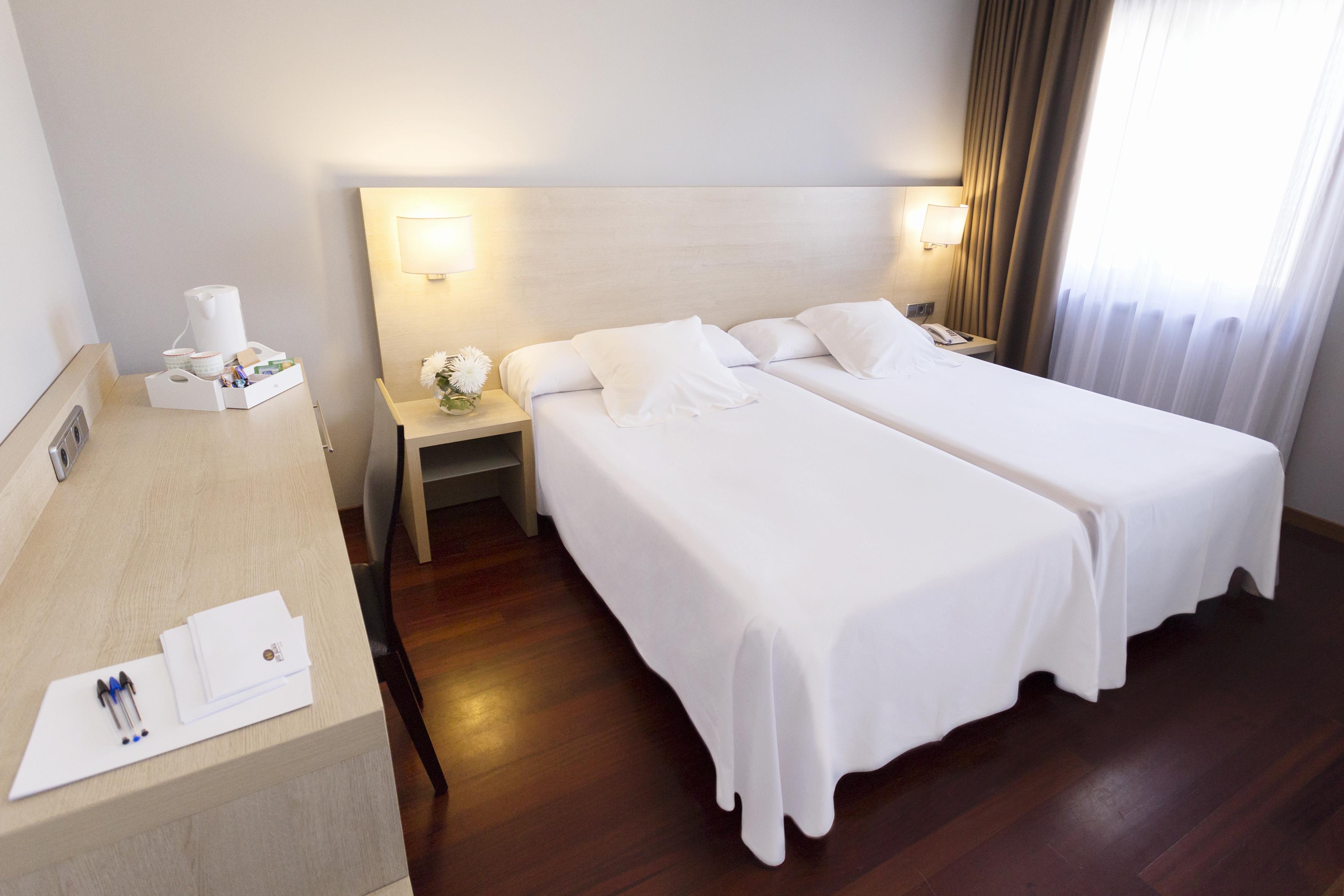 Hotel Valencia Ferrol Exteriör bild