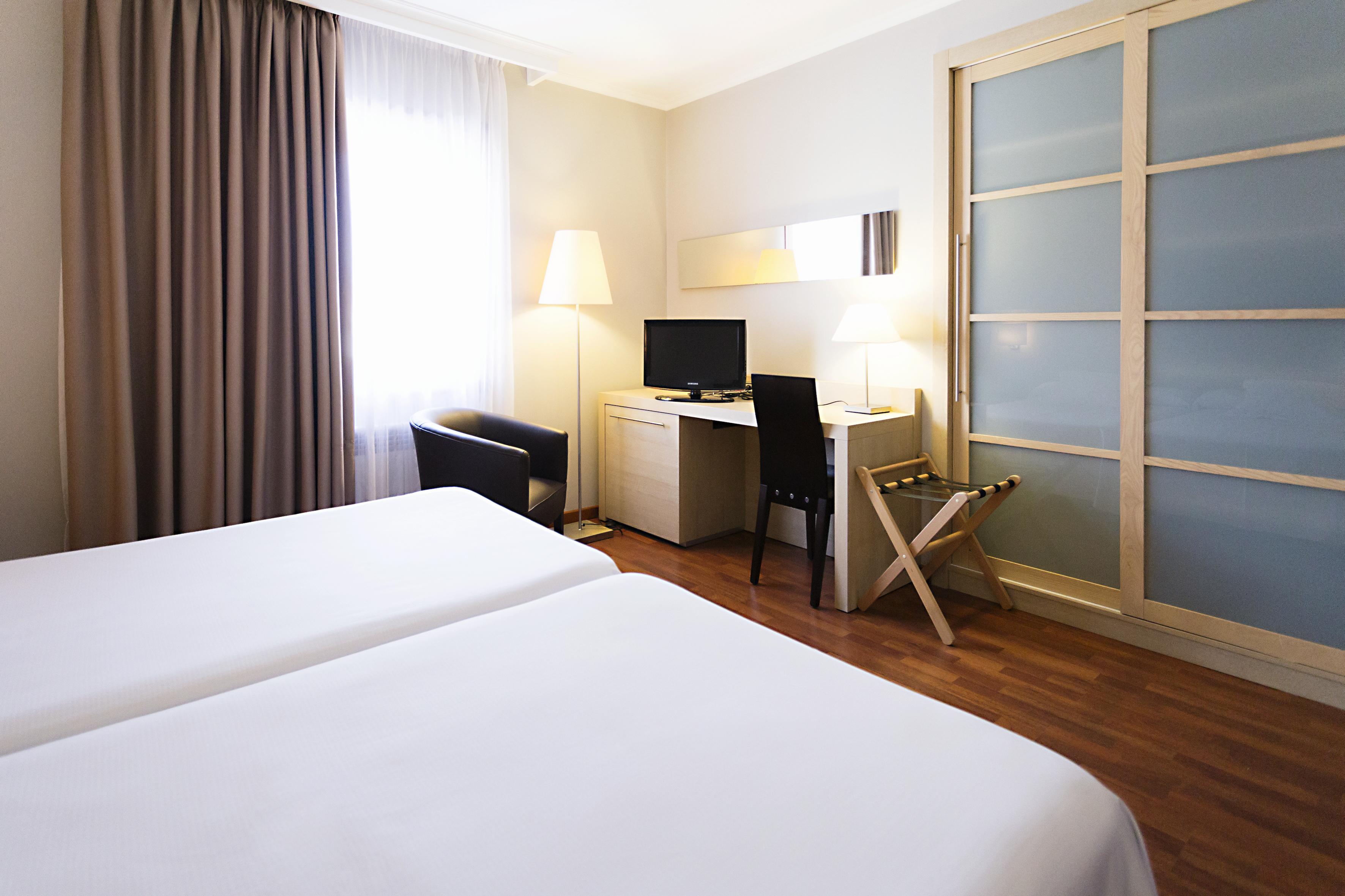 Hotel Valencia Ferrol Exteriör bild