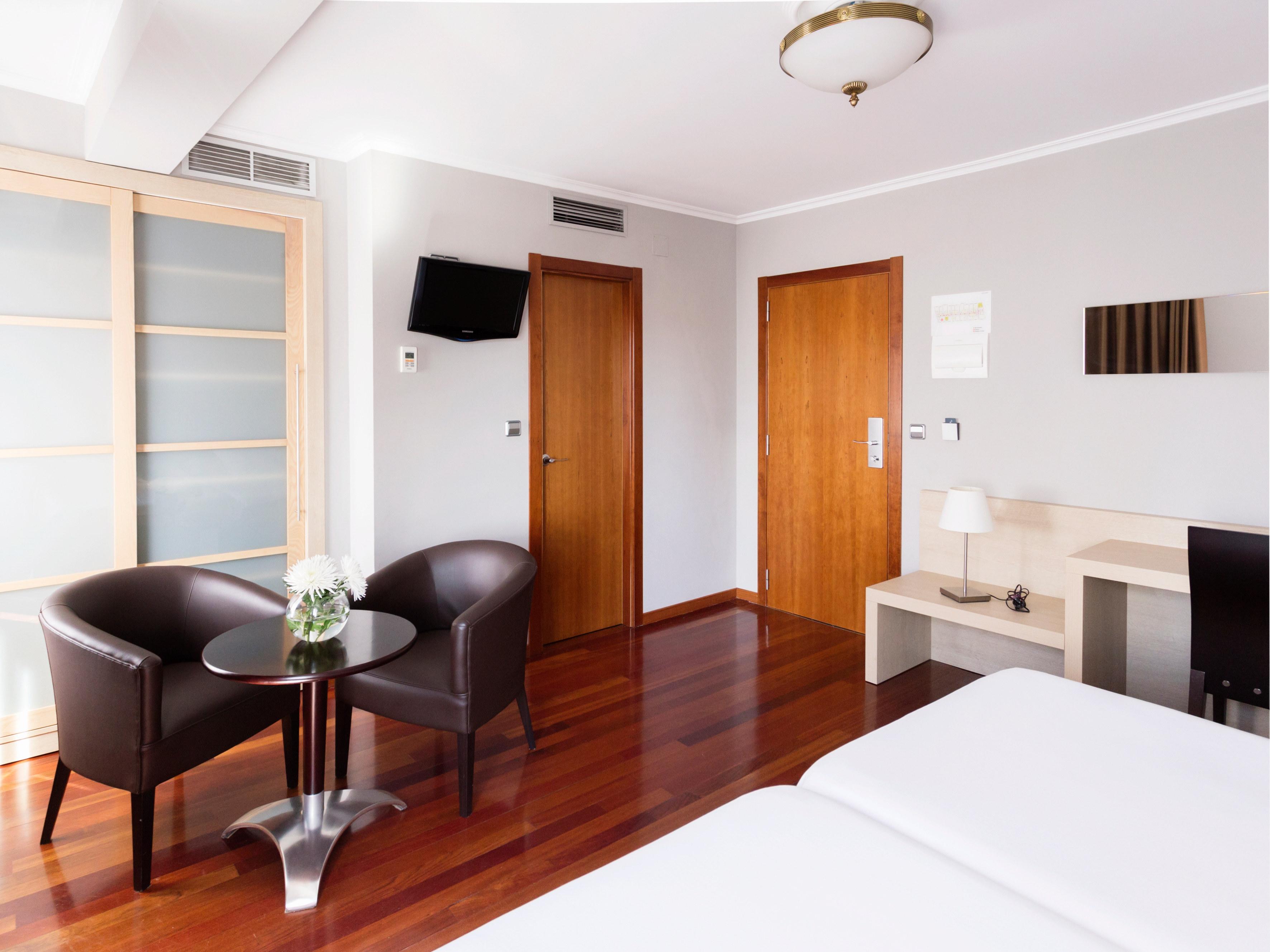 Hotel Valencia Ferrol Exteriör bild
