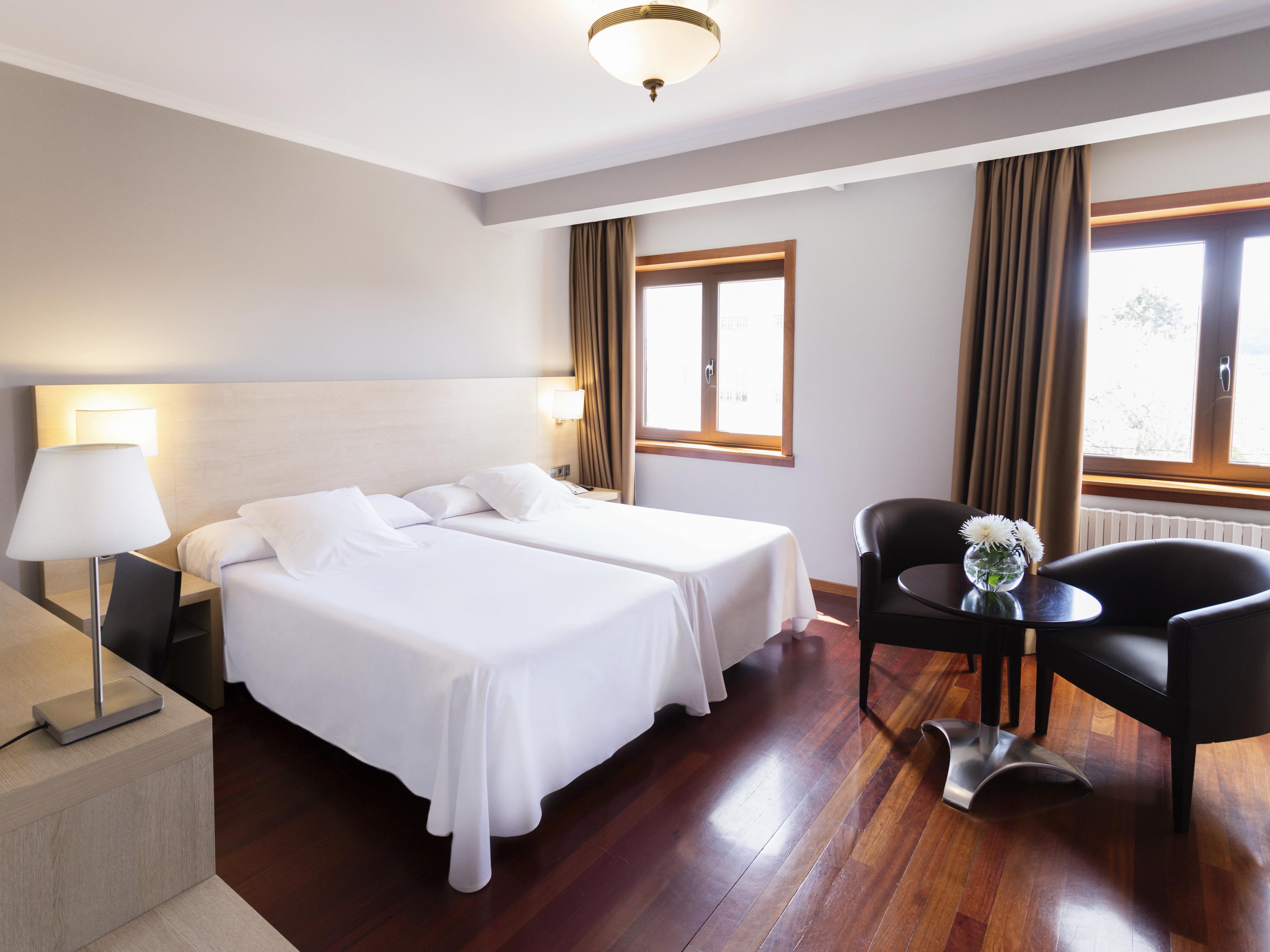 Hotel Valencia Ferrol Exteriör bild