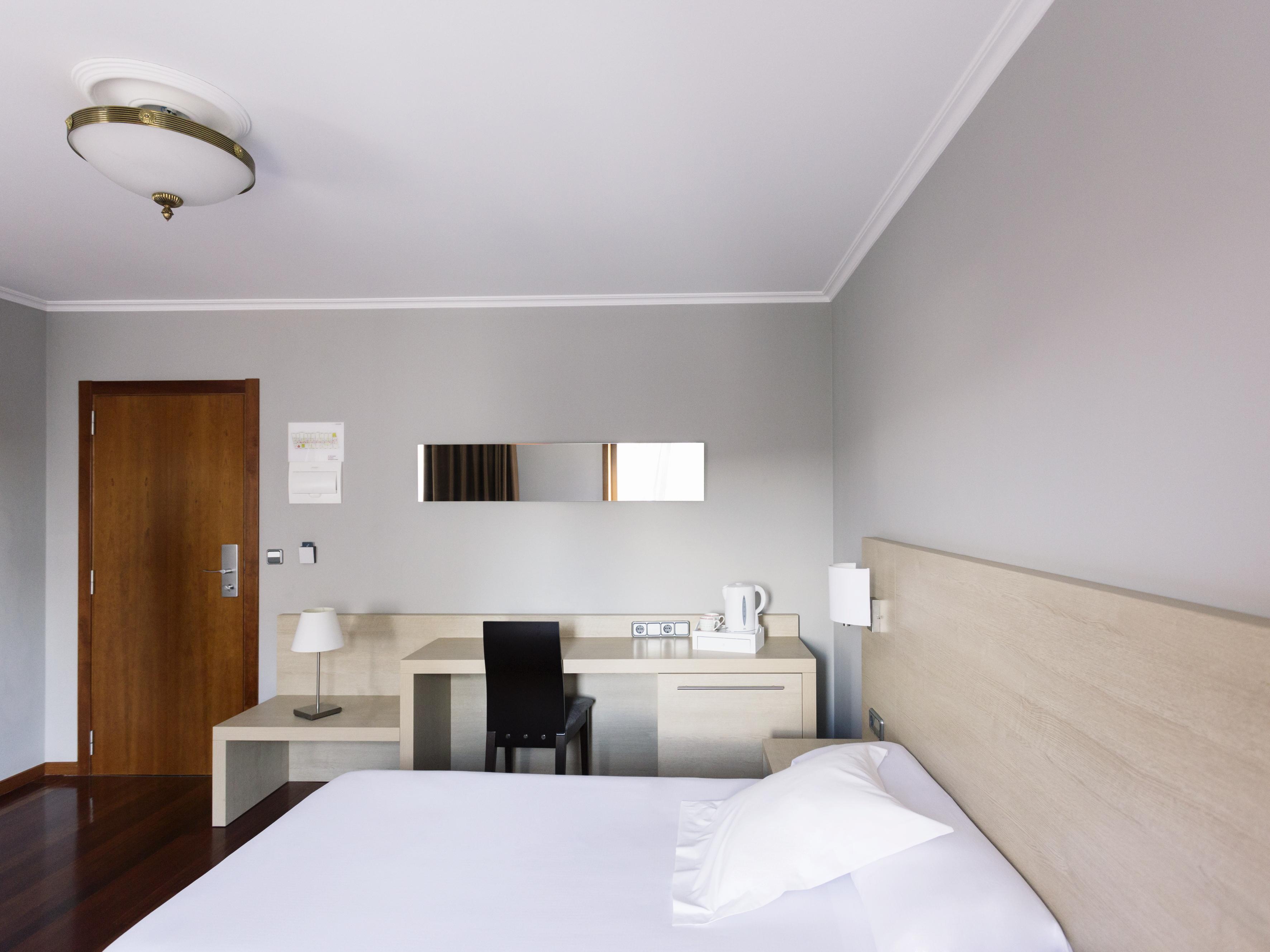 Hotel Valencia Ferrol Exteriör bild