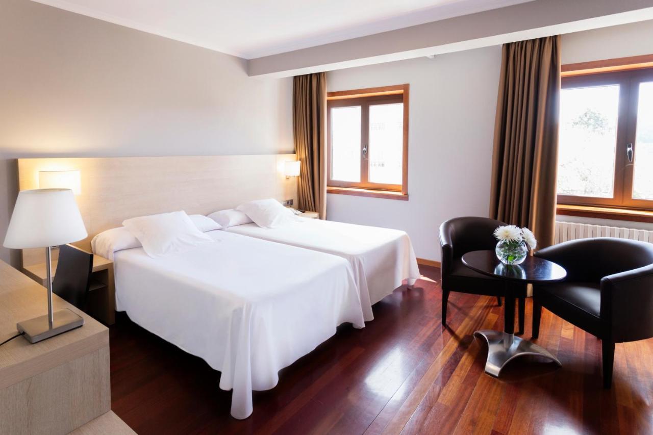 Hotel Valencia Ferrol Exteriör bild